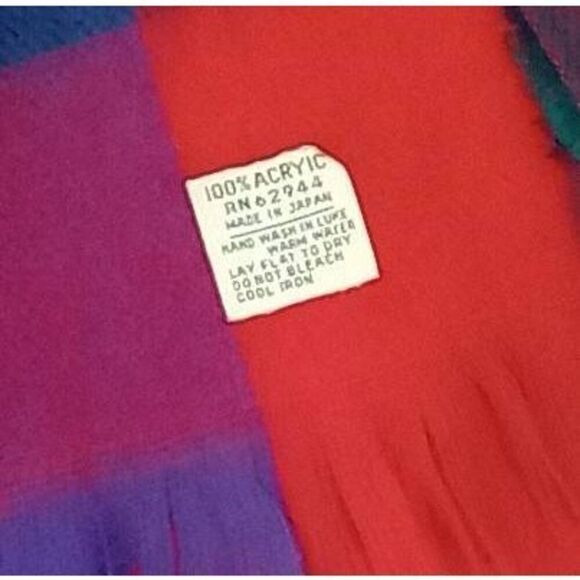 Vintage red, blue and green plaid scarf made in Japan - Picture 4 of 4